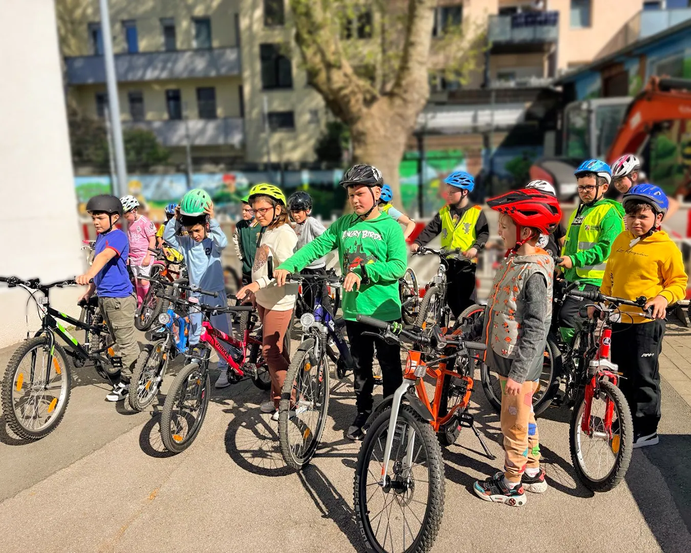 Kinder beim Radfahrtraining