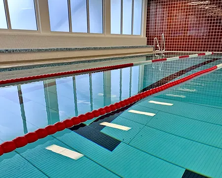 Schwimmhalle